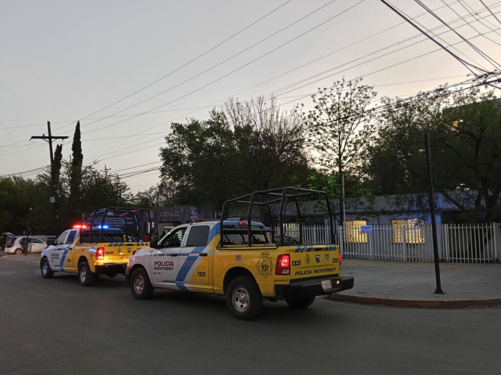 Alcalde De Monterrey Muestra Apoyo A Familia De Policía