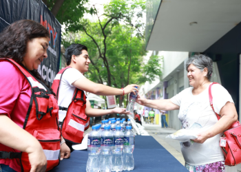 DIF Monterrey Refuerza Operativo De Hidratación Por Altas Temperaturas