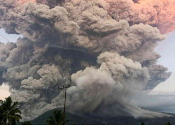 Volcán Indonesia - HECHOS AM Erupción De Volcán En Indonesia Paraliza Vuelos