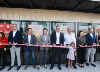 promueve-inversion-en-Monterrey-acompana-inauguracion-de-sucursal-150-de-Tim-Hortons-en-el-pais