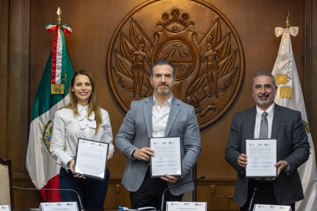 WhatsApp Image 2025-11-25 at 81803 AM 3 - HECHOS AM colaboración-educativa-monterrey-udem-servico-público