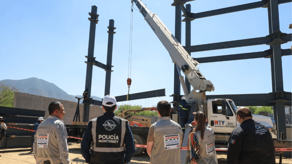 Adrián observa el avance del c4 sur y norte de la estrategia Escudo en Monterrey