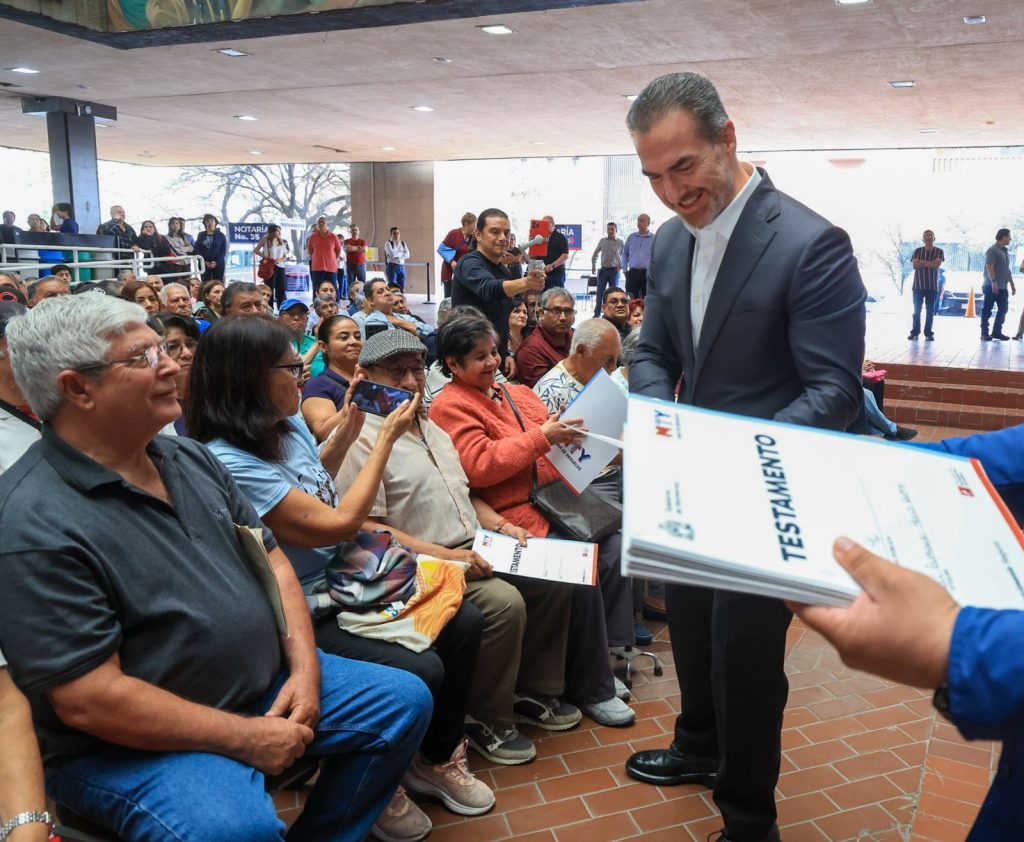 entrega-de-500-testamentos-Patrimonio-Seguro-certeza-jurídica-Adrián-de-la-Garza