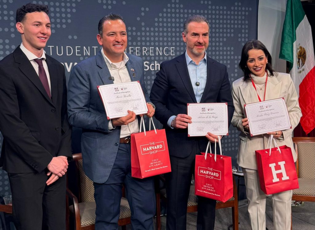 Conferencia-México-2026-Adrián-de-la-Garza-alcalde-Monterrey-panel-Harvard-gobierno-local