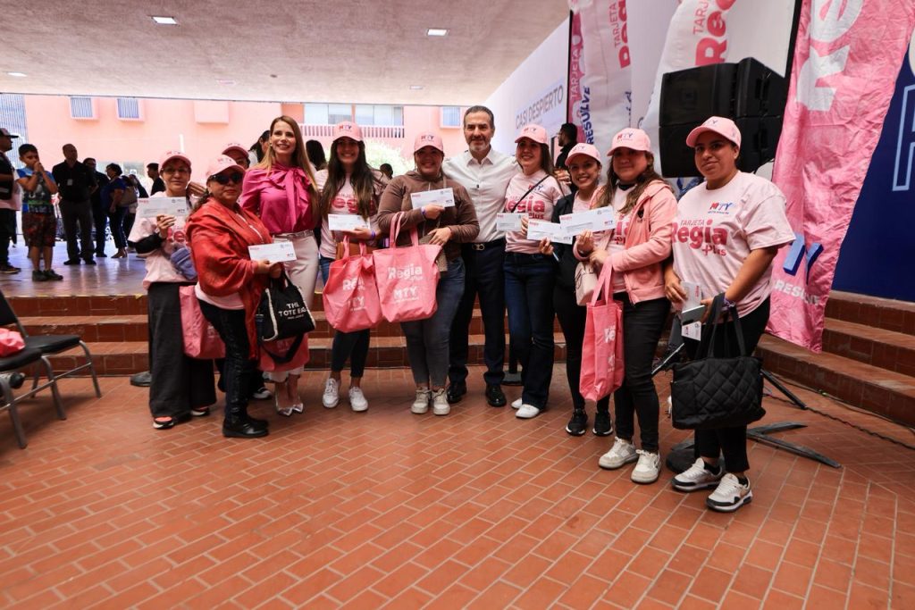 autonomía-económica-becas-y-capacitaciones-Tarjeta-Regia-Plus-bienestar-familiar