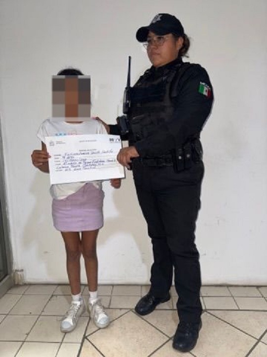 Tótem-de-seguridad-policía-municipal-C4-de-Monterrey-menor-extraviada