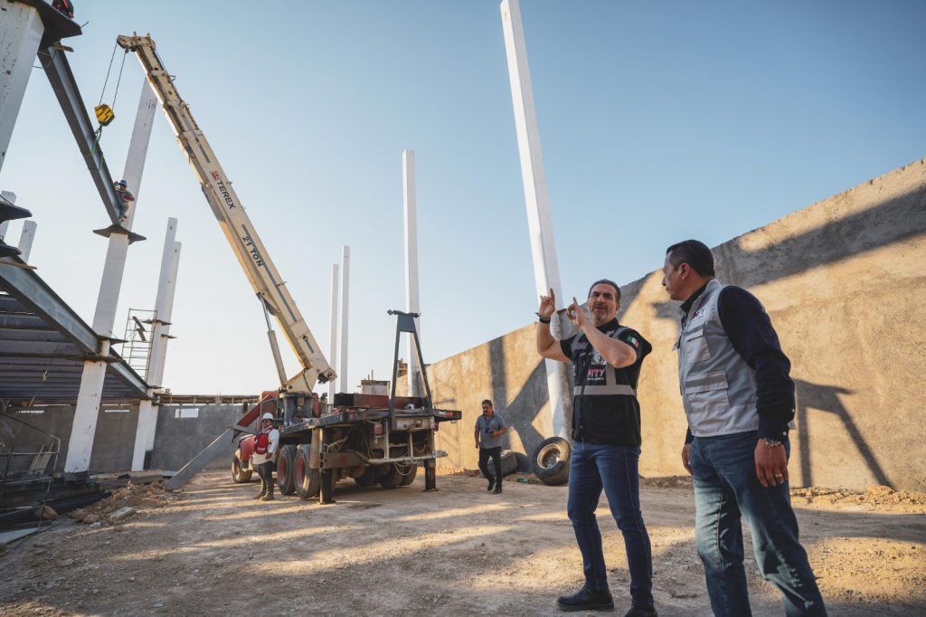 Adrián observa el avance del c4 sur y norte de la estrategia Escudo en Monterrey