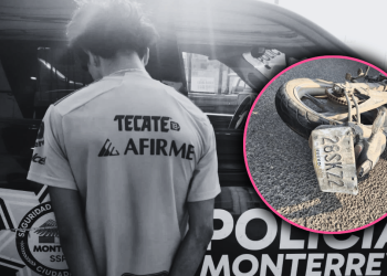 Policía de Monterrey detecta marihuana en moto negra de placas 28AKZ2