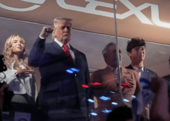 Donald Trump en partido de la NBA