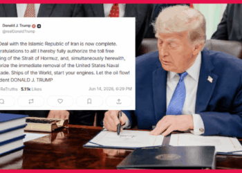 Donald Trump signs a document at a wooden desk. Donald Trump niega pago, eso esta fuera de los acuerdos.