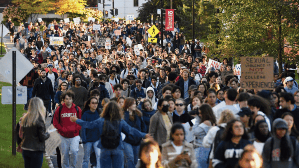 Protestas en la Universidad de Cornell - Hechos AM